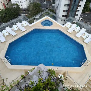 https://apartamento-en-bocagrande-piscina-jacuzzi-y-mar.cartagena-hotels.org