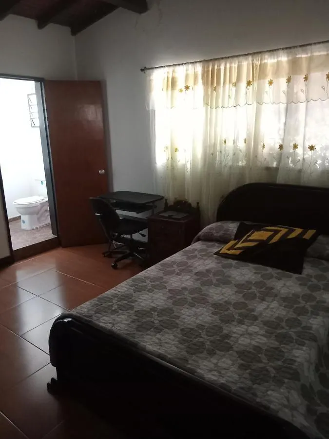 شقة ميديلين  في Casa Familiar